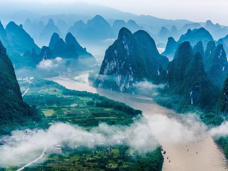 Famoso paisaje kárstico del rio Li en Guilin, China.
